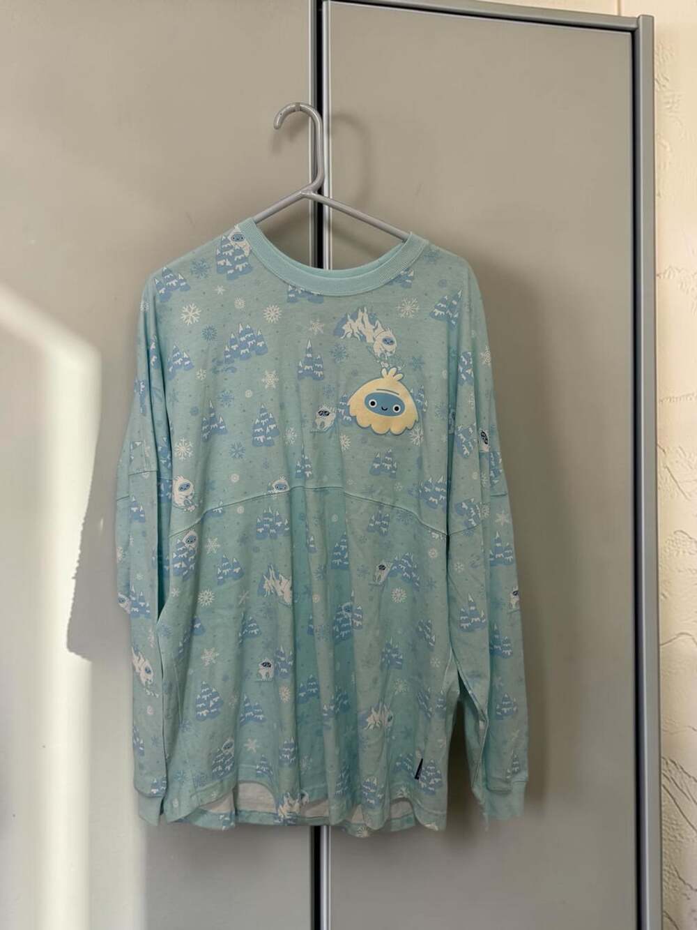 Disney Spirit Jersey Expedition Everest Yeti Size XL Blue Long Sleeve NWT